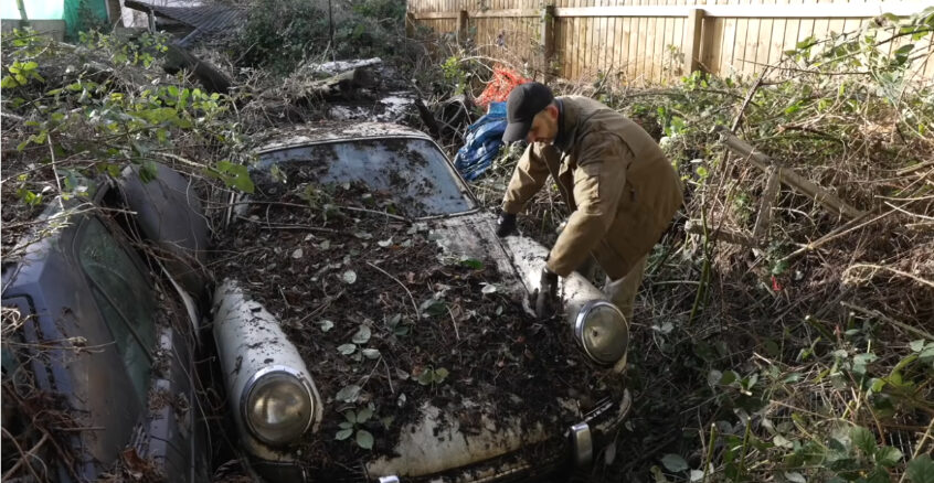 Screenshot 2022-01-21 at 13-12-13 Secret Garden full of overgrown Classic Cars