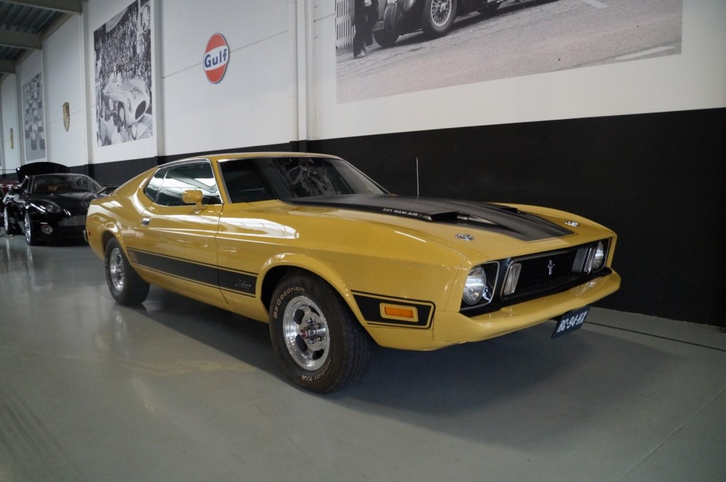  Ford Mustang Mach V8 Ram aire